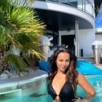 Barbara Lune Instagram – Profitez bien des derniers jours d’août les copains ça passe trop vite 🐬💦❤️