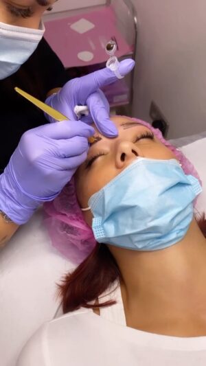 Barbara Lune Instagram - Merci @ornana.phibrows pour ces sourcils magnifiques, un chef d’œuvre ! Si vous êtes dans le sud (06) et que vous recherchez un Microblading de qualité, c’est chez elle 🥰❤️