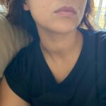 Barbara Lune Instagram – J’ai voulu trouver une photo qui date de la période où j’ai appris que j’avais cette maladie auto-immune qui s’appelle la thyroïdite d’ #hashimoto, mais j’étais tellement fatiguée et au bout du rouleau que j’en ai pas trouvé sur mon tel … c’est fou ! 

Alors je mets cette photo d’un de nos plus beaux souvenirs de cet été, pour remercier mon amoureux d’être là avec moi pour me soutenir et avoir tenu le choc.. parceque au delà de la fatigue, de la perte de mémoire, de constipation ( et oui 🤣), intolérance au froid et de mon incapacité à perdre du poids ( plutôt même d’en prendre), un des symptômes principaux c’est les changements d’humeurs et ça, pour le partenaire, c’est pas facile.. Alors MERCI ❤️ 

J’ai tout foutu sur le dos du post partum et le seul déclic c’est ce maudit cou qui a gonflé .. et diagnostic établit après plusieurs prise de sang, scintigraphie, échographie .. 

Vous avez été nombreuses à me demander alors voilà, venez on en parle. Personne ne nous dit que la #thyroïde peut deconner aussi facilement sans savoir pourquoi. Ce serait du à la deuxième grossesse mais sans cette grosseur dans le cou je ne l’aurais JAMAIS SU ! Foutu #postpartum 

➡️ swipe pour voir mon énorme cou 🤣

Aujourd’hui je suis sous traitement à vie mais ça va tellement mieux ❤️ 

Love U @djniko_sainttropez ❤️