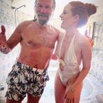 Barbara Meier Instagram – Taking an ice bath and learning new breathing techniques with @iceman_hof ❄️
Such an inspiring person! And with him I even got over my aversion to freezing cold water 💪🏻

Thank you @vasjmorgan , @taikawaititi & @ritaora for these very inspiring hours! 
– – – – – 
Kennt Ihr Wim Hof? Ein unglaublich inspirierender Mensch mit einer wirklich positiven Energie. Obwohl ich sonst kaltes Wasser überhaupt nicht mag, hab ich mich nach seinem Vortrag in ein Bad mit Eiswürfeln gelegt. Und: es war gar nicht so schlimm 😂

#wimhof #iceman #ibiza #motivation #icebath #freezing #breathing #bathing

(c) photos @tiziano.raw & Klemens
