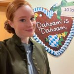 Barbara Meier Instagram - Ab heute kommen die Folgen von Dahoam is Dahoam, bei denen ich als Brauereigeschäftsführerin Anita Holzammer dabei sein durfte! Ich hab mich so gefreut, dass ich das erste mal in meinem Oberpfälzer Heimat-Dialekt drehen konnte. Bei der Vorbereitung habe ich dann aber gemerkt, dass jedes Dorf bei uns seine eigenen Wörter und Aussprachen hat. Ich hoffe, ich habe einen guten Mittelweg gefunden! Dialekte sind so spannend! Ich hoffe sehr, dass sie wieder mehr geschätzt und gelebt werde. Wenn sie aussterben, finde ich, geht echt etwas Wunderschönes verloren!