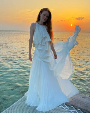 Barbara Meier Instagram - Letztes Urlaubsfoto… 🧡
Wir sind schon wieder zurück im Alltag und gerade hab ich noch die letzten Fotos aus dem Urlaub sortiert. 
Und dann denke ich immer dran, wie wir früher einen Film mit 36 Aufnahmen hatten und auf die Fotos auch noch ein paar Wochen warten mussten.  Manchmal vermisse ich diese Zeit schon. Da waren Fotos irgendwie noch ‚wertvoller‘, oder?

#urlaub #memory #dreaming #vacationmode