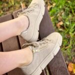 Barbara Meier Instagram - ᴬᴺᶻᴱᴵᴳᴱ Dieses Jahr trage ich zum Oktoberfest nicht nur High Heels, sondern auch Sneakers. Ich liebe es, ohne Fußschmerzen mit meinen Freunden tanzen zu können. 😄 Allerdings müssen sie vom Look natürlich auch zum Dirndl passen. Meine Favourites sind dieses Jahr von Rieker. Sie sind nicht nur super bequem, sondern haben auch noch einen schönen Look. ☺️ #tracht #oktoberfestlook #rieker #sneaker #fairfashion #dirndl #dirndllook