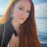 Barbara Meier Instagram – #sunset ☀️

#cannes #filmfestival