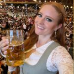 Barbara Meier Instagram - 🍻 Auf eine friedliche Wiesn! 🍻 Freue mich so sehr, nach zwei Corona- und einer Schwangerschafts-Pause endlich wieder beim Oktoberfest zu sein!! ❤️ Ich liebe unsere Bayerische Kultur, die Tracht, Musik, das Essen und das Bier! 😄 #oktoberfest #dirndl #angermaier #angermaierxbarbarameier #mydirndl #nachhaltigkeit #fairfashion #wiesn #tracht #anstich