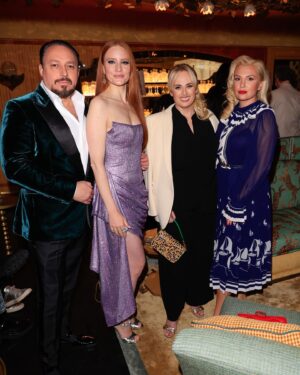 Barbara Meier Instagram - Celebrating movies with @hallmanngroup ✨
Wir hatten heute eine wunderschöne Dinnerparty in West Hollywood, bei der wir mit vielen Freunden und Kreativen aus der Filmwelt gefeiert haben. Die Stimmung war so schön und alle hatten so ein schönes Gemeinschaftsgefühl. Die Liebe und Faszination für Filme verbindet alle hier in LA. Mit Blick über LA bei Nacht freuen sich alle noch mehr auf die Oscars ✨

Mein Kleid war von der wunderbaren @jasminerbas ❤️ 

#oscars #preparty #celebratingmovies #losangeles