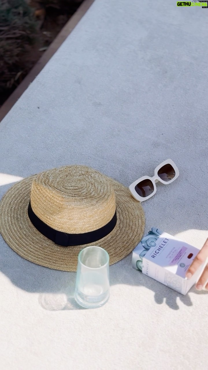 Barbara Opsomer Instagram - Et si votre peau pouvait parler, que dirait-elle ? Découvrez les compléments alimentaires RICHELET Hydratation de la Peau, mon allié pour une peau éclatante. Grâce à l’huile de carthame, la biotine et les vitamines B2 et B3, ma peau est nourrie de l’intérieur et retrouve sa vitalité. La vitamine C renforce sa fermeté, tandis que la vitamine D et la vitamine A stimulent son renouvellement cellulaire. Avec RICHELET, ma peau rayonne de santé. Je ne peux plus me passer de ses bienfaits, ma peau est hydratée en profondeur, éclatante et visiblement plus ferme. RICHELET est devenu un indispensable de ma routine beauté, pour une peau saine et lumineuse jour après jour. Son petit plus ? Il est adapté à tous types de peaux. @richeletbeaute #collaborationcommerciale