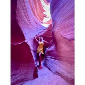 Barbora Mottlová Instagram - Další ohromující výlet 🤩 Antilopí kaňon, waw waw waw😍🔥🏜️ Fotky bez úprav i dobarvení..

#nofilterneeded #mustsee #antelopecanyon #arizona