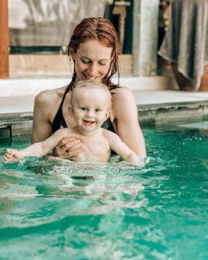 Barbora Mudrová Instagram - Nejmilejší vodníček. 🤍

#water #baby #love #motherhood #summer