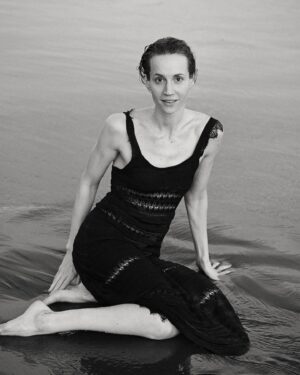 Barbora Mudrová Instagram - Mermaid. 
by @lukasdvorakstudio 

#ocean #portraitphotography #portrait #blackandwhite