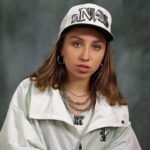 Barbora Votíková Instagram - Moji spolužáci netušili, že jsem Hannah Montana. To věděly jen holky z basketu a moje bff Kája #kočkumamdoma