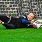 Barbora Votíková Instagram – Don’t do it. Don’t do it!
🧠: ✌🏼🤪

GAME DAYYYY 🇨🇿 x 🇰🇷 19:00 ČT Sport Plus 🖥️