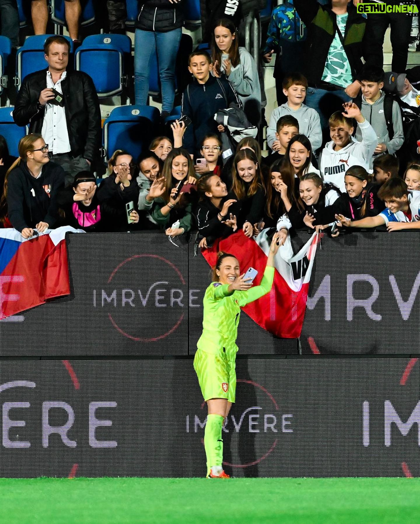 Barbora Votíková - 29K Likes - april football dump 🧤🙋🏼♀️ 🫶🏻