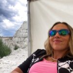 Barbora Votíková Instagram – ,,hraju si na režisérku L wordu a natáčíme scénu v poušti” selfies 😎😅 #bts