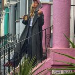 Barbora Votíková Instagram – I just wanted to take a picture with your pink house…