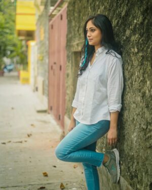 Basabdatta Chatterjee Instagram - Confidence on point 🔥💙

📸- @myself_suvam
💇🏻‍♀️- @khepapremi2022
🔗- @rudrakshprnads 

#instapost #instamood #instastyle #confidence #shootday #photoshoot #instagram #instadaily