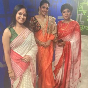 Basabdatta Chatterjee Instagram - অষ্টমীর আড্ডা, ABP আনন্দ র স্টুডিওতে।

@mumtaz_sorcar @rajnandini_

#live #adda #studio #latepost #abpananda

Thank you Moumita di, Atasi, Puru da, Papia di