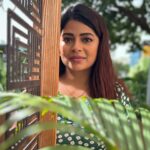 Bavithra B Instagram - Just like that 😉 PC @bhargavi_eshwaramoorthy #misssouthindia2017 #misssouthindia #suntv #suntvanchor #ranjithame #ranjithameonsuntv #singapenne #singapenneonsuntv #bavithra #singapennemithra