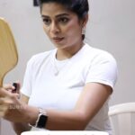 Bavithra B Instagram - Ella gang-layum ella category-layum irupanga 😂💯 சிங்கப்பெண்ணே | திங்கள் - சனி | 8 PM #SunTV #SingaPenne #SingaPenneOnSunTV #Serials #TamilSerials #SunReels #SunDigital