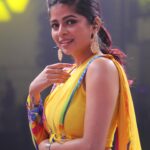 Bavithra B Instagram - My fav yellow ☺️ PC @s.a_arun_ Outfit @hema_lingam_ #misssouthindia2017 #misssouthindia #suntv #suntvanchor #ranjithame #ranjithameonsuntv #singapenne #singapenneonsuntv #bavithra #singapennemithra