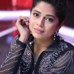 Bavithra B Instagram - ♣️ 📸 @s.a_arun_ 👘 @yazh_luxury_bridal_wear #misssouthindia2017 #misssouthindia #suntv #suntvanchor #ranjithame #ranjithameonsuntv #singapenne #singapenneonsuntv #bavithra #singapennemithra