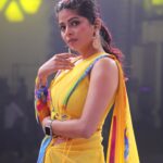 Bavithra B Instagram - My fav yellow ☺️ PC @s.a_arun_ Outfit @hema_lingam_ #misssouthindia2017 #misssouthindia #suntv #suntvanchor #ranjithame #ranjithameonsuntv #singapenne #singapenneonsuntv #bavithra #singapennemithra