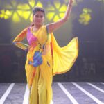Bavithra B Instagram - My fav yellow ☺️ PC @s.a_arun_ Outfit @hema_lingam_ #misssouthindia2017 #misssouthindia #suntv #suntvanchor #ranjithame #ranjithameonsuntv #singapenne #singapenneonsuntv #bavithra #singapennemithra