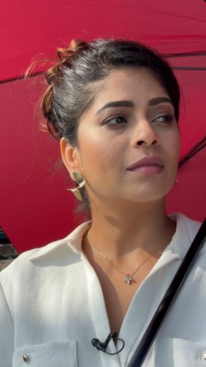 Bavithra B Instagram - Parandhu povomaaaa ??? 👐🏻

#misssouthindia2017 #misssouthindia #suntv #suntvanchor #ranjithame #ranjithameonsuntv #singapenne #singapenneonsuntv #bavithra #singapennemithra
