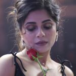 Bavithra B Instagram - Vela time dhan namaku Valentine. Poi velaya parunga 🤭🤭 Pc - @s.a_arun_ 💟 Outfit - @yazh_luxury_bridal_wear #misssouthindia2017 #misssouthindia #suntv #suntvanchor #ranjithame #ranjithameonsuntv #singapenne #singapenneonsuntv