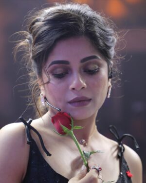 Bavithra B Instagram - Vela time dhan namaku Valentine. Poi velaya parunga 🤭🤭

Pc - @s.a_arun_ 💟
Outfit - @yazh_luxury_bridal_wear 

#misssouthindia2017 #misssouthindia #suntv #suntvanchor #ranjithame #ranjithameonsuntv #singapenne #singapenneonsuntv