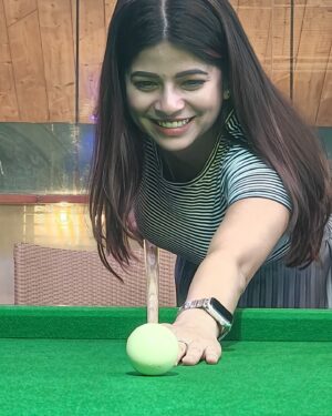 Bavithra B Instagram - New found interest 🫰🏻

#misssouthindia2017 #misssouthindia #suntv #suntvanchor #ranjithame #ranjithameonsuntv #singapenne #singapenneonsuntv #bavithra #singapennemithra 

#ball #billiards #ballpool #snooker #pool #billiard #poolhall #pooltable #poolplayers #poolplayer #snookerplayer #snookertime #cue #cuesports #snookerlove