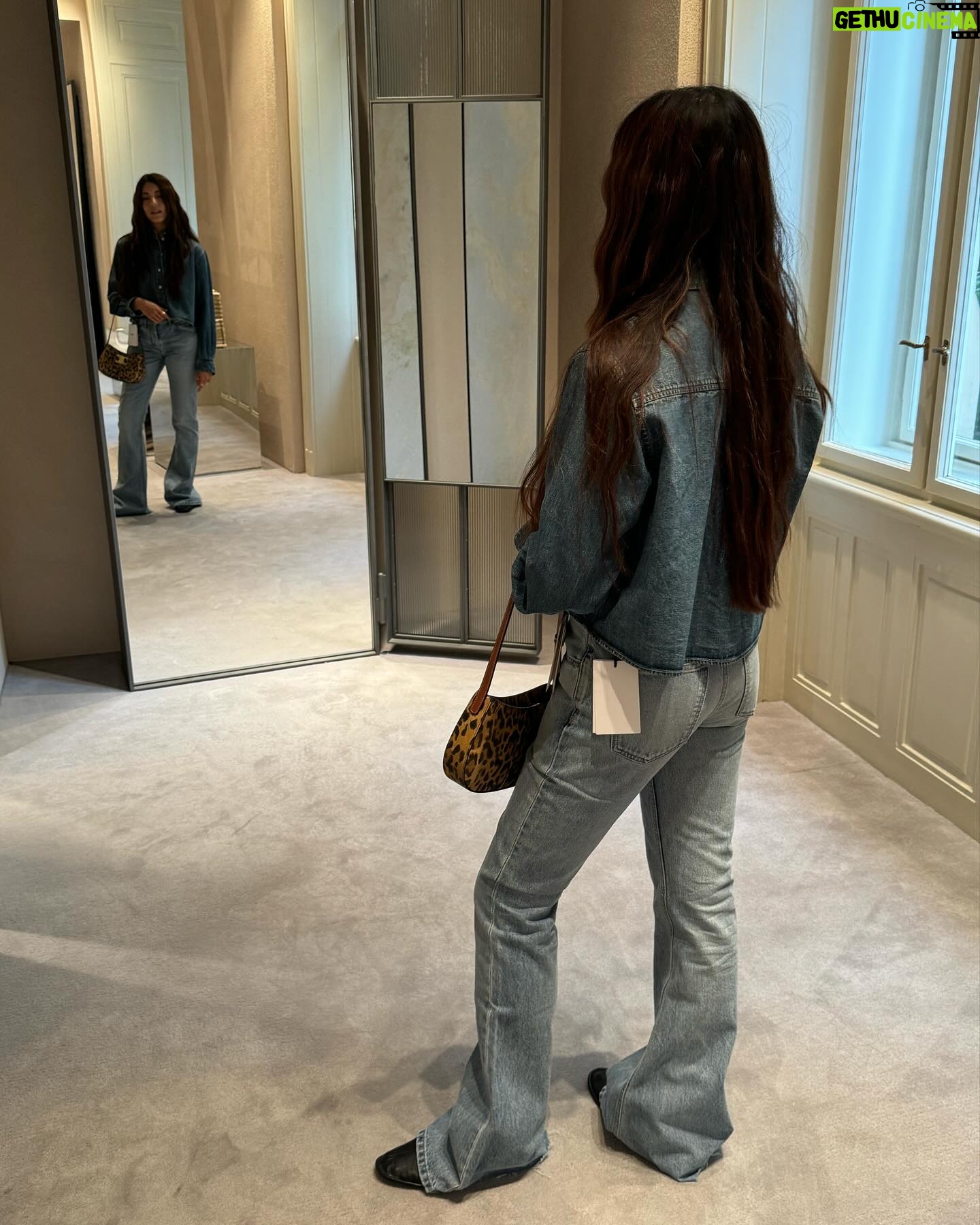 Bé Hà Nguyen Instagram - made a lil damage today. 🫠 první nákup plánovaný, druhý zcela spontánní, radost z obou je však souměrně velká. 💓