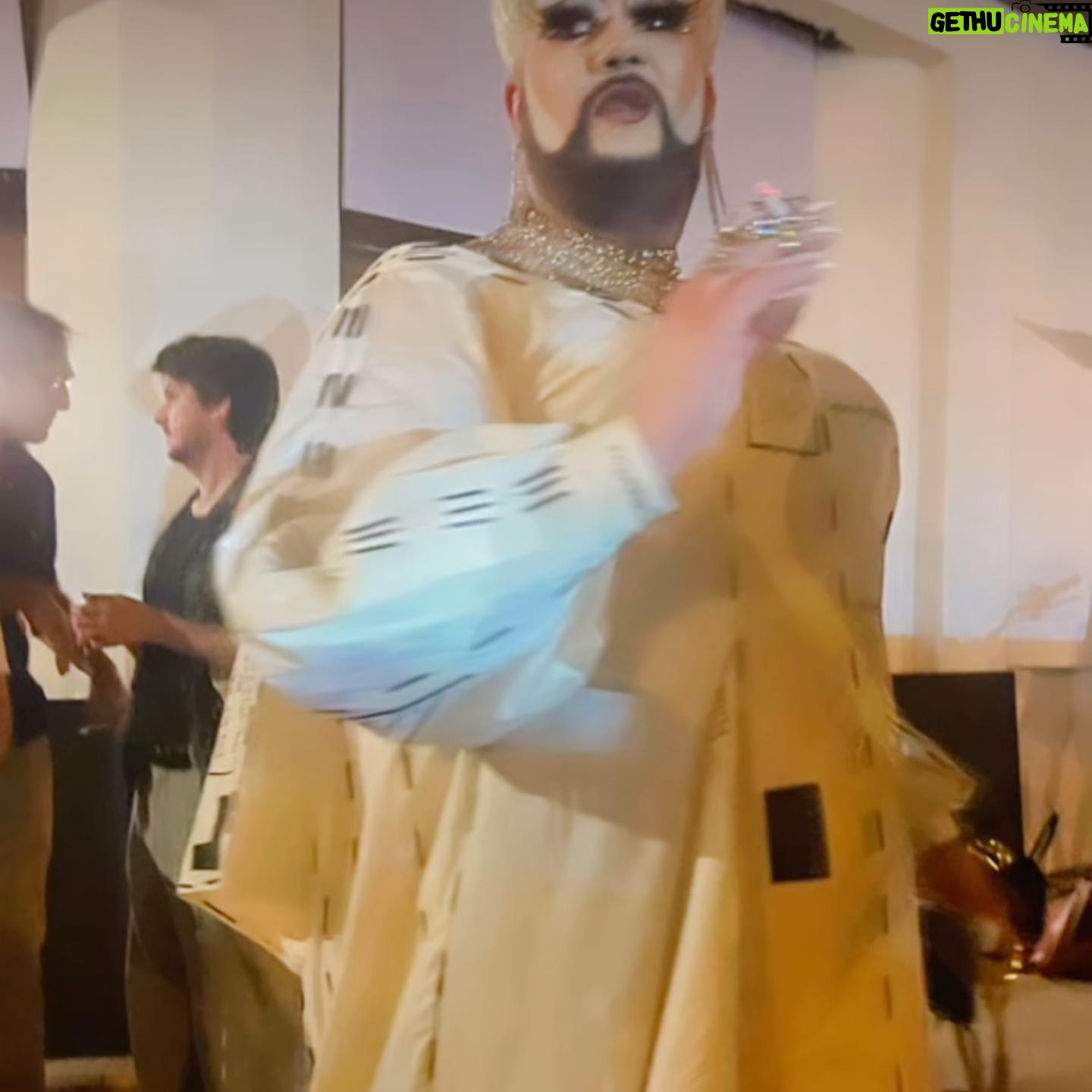 Béatrice Dalle - 5.5K Likes - DRAG RACE hier soir au Rex sous le signe de la bienveillance, de la tolérance et de l’amour . Merci pour cette exemple d’humanité, et on devrait tous être à vos côtés que Dieu sauve les reines @kiddysmile @daphneburki @thenickydoll @roseandpunani @gigi_boumboum @zouzoukitty @charmant.bourreau @laratatattoo @itsfelixmaritaud @et BeaBoom @rexclub @dragrace_france