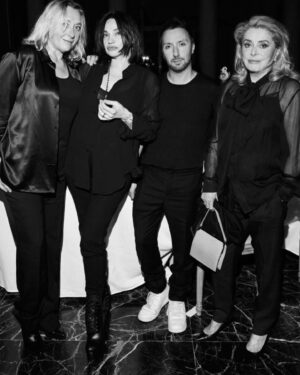 Béatrice Dalle Instagram - LA PASSION SELON BÉATRICE Merci Don Tonino pour ce moment d infini … merci à tous les gens qui m’ont accompagné pendant cette mémorable soirée @anthonyvaccarello @____arnaud____  @babylu @ysl @gigi_boumboum @clairedenis6 @abelferrara @catherinedeneuve @clement_gbk @pierreangecarlotti @itsfelixmaritaud @gasparnoeofficial @fabriceduwelz @raphael.quenard @monceffarfar @micheldemonteix @guyespitallier @loureedofficial @atrapenard @paulhameline photo @saskialawaks @_pierpaolopasolini @nathaliecroscoitton alias la fée MELUZINE