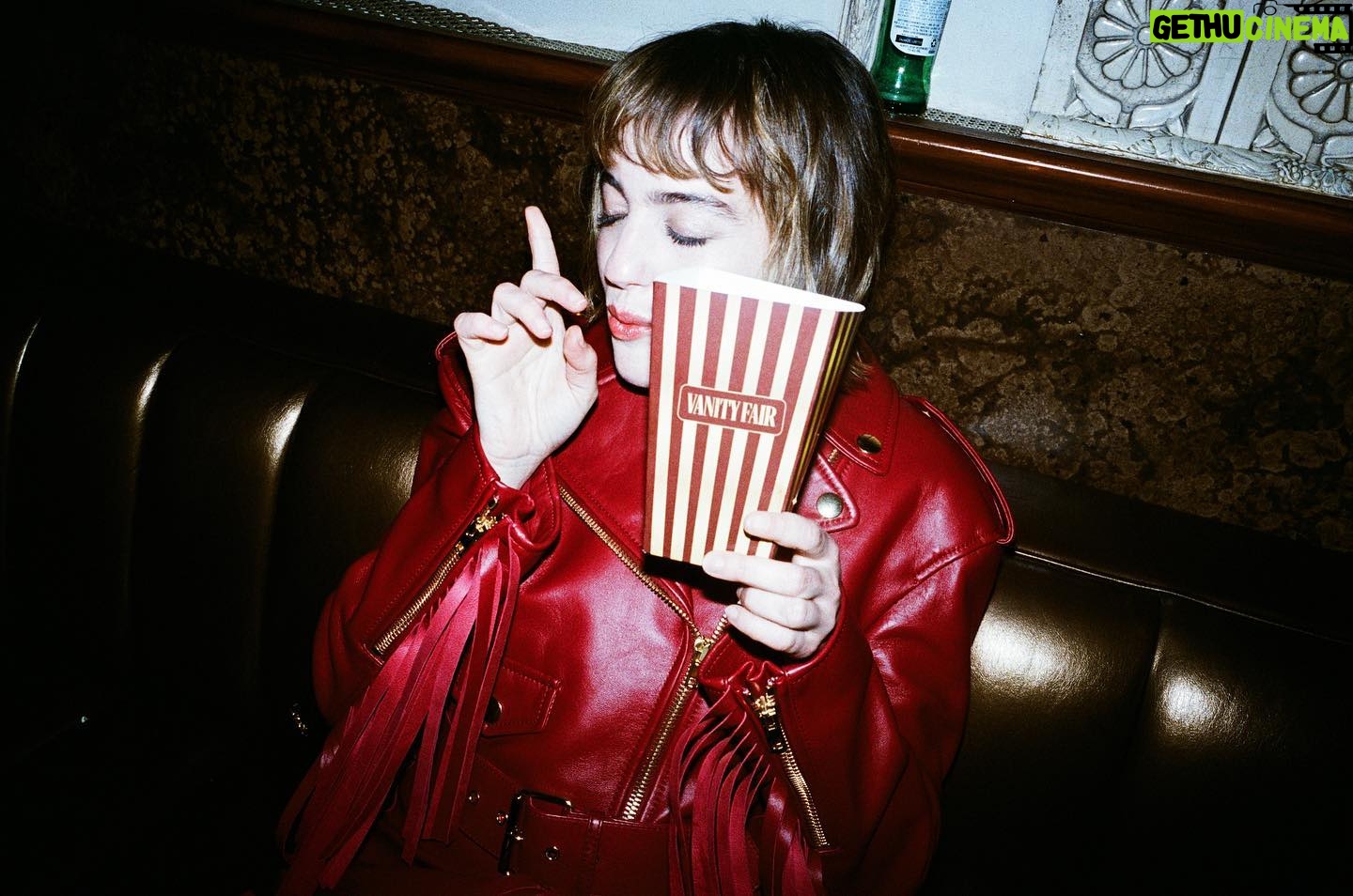 Beatrice Grannò Instagram - 🍿 by @myleshendrik @moschino @vanityfair #vfvanities