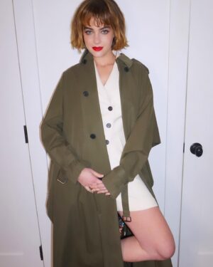 Beatrice Grannò Instagram - @dior @diorbeauty Pics and Makeup by @katrinakleinmakeup hair @cailenoble style @valeriajmarchetti 💚

@micahpittard @42west