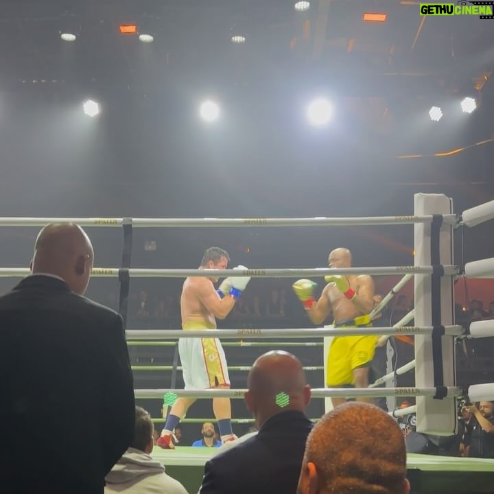 Beatriz Ferreira - 3.4K Likes - Uma noite histórica para o boxe brasileiro, o Grand Finale de @spiderandersonsilva, foi incrível viver o Spaten Fight Night!
@spaten_br #SpatenFightNight #UltimaLutaSpider #EstiloForteSpaten #Publicidade #BebaComModeração