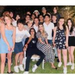 Beatriz Morayra Instagram – Mi Crío mio de mi, De mi propiedad @mikey.delvecchio ( broma ) ok no es broma jajaja si eres mío…! No se en que momento cerré los ojos por un instante y mi bebe, mi crío, mi pequeño Niño se convirtió en un hombrecito de 15 años 😩🤩 Me has dado incontables razones para estar orgullosa de ti, Pero mi mayor orgullo y regalo en la vida es que seas mi hijo. No me canso de darle Gracias a Dios 🙏🏻 y al Universo 🙌🏻 De haberme dado mi mayor alegría en mi vida que ser tú Mamá! Quiero que nunca nada ni nadie te haga dudar que eres capaz de lograr cualquier cosa que te propongas. Que Nunca perderás simplemente Ganarás o aprenderás. Amo y me llena de orgullo de saber que eres muy querido, que estas rodeado de amig@s, familia, personas que te aman y eso te lo has ganado tú 😍 Sabes que tu Papá y Yo siempre estaremos amándote y apoyándote en todos tus sueños que sin duda lograrás más allá de tus habilidades en el ⚽️ y en lo académico por ese corazón ♥️ y nobleza que te caracteriza! Me explota el corazón cada vez que me dicen el gran Niño que eres… Te Amo ♥️ Feliz Cumpleaños Mikey 🎂🥳 🎁 y te seguiré festejando cada día de mi vida ( SIEMPRE ) #loveyou #myson #mylife ♥️ ⚽️ 👊🏻