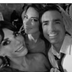 Beatriz Morayra Instagram - 14/10/23 #tb #tbt❤️ Sin Duda hay almas que se pertenecen y esos son P&R 🫶🏻🪐🫶🏻 Mi Chiquita Bb se nos casó con un Amor 🫶🏻 Bonito 🤩 ahora nuestro Ro @paulinagoto @rodrigosaval 👰🏼🤵🏼‍♂️🪄 Amamos ser parte de este HERMOSO momento 🪐 Saben cómo los 🫶🏻 Sigan construyendo de la mano ✍🏻 este Amor Bonito…! Por y para Siempre….! Y no podría Faltar cantar 🎤 #micorazonestuyo ♥️ este proyecto maravilloso que nos regaló una FAMILIA 🫶🏻michael