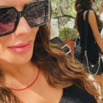 Beatriz Morayra Instagram - Tu baila 💃🏻 se Feliz y no jodas a Nadie 🙌🏻Recordar es vivír 🙌🏻 #ᴛʙᴛ #Miami ☀️#tbt🔙📸 🍒#tbthursday 🍓ya me vi… 💅🏻 #BeatizMorayra 🍒🍓♥️