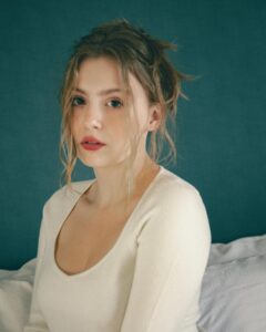 Actress Bebe Wood HD Instagram Photos and Wallpapers June 2024