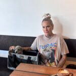 Bec Rawlings Instagram - Elvis & coffee 🥰