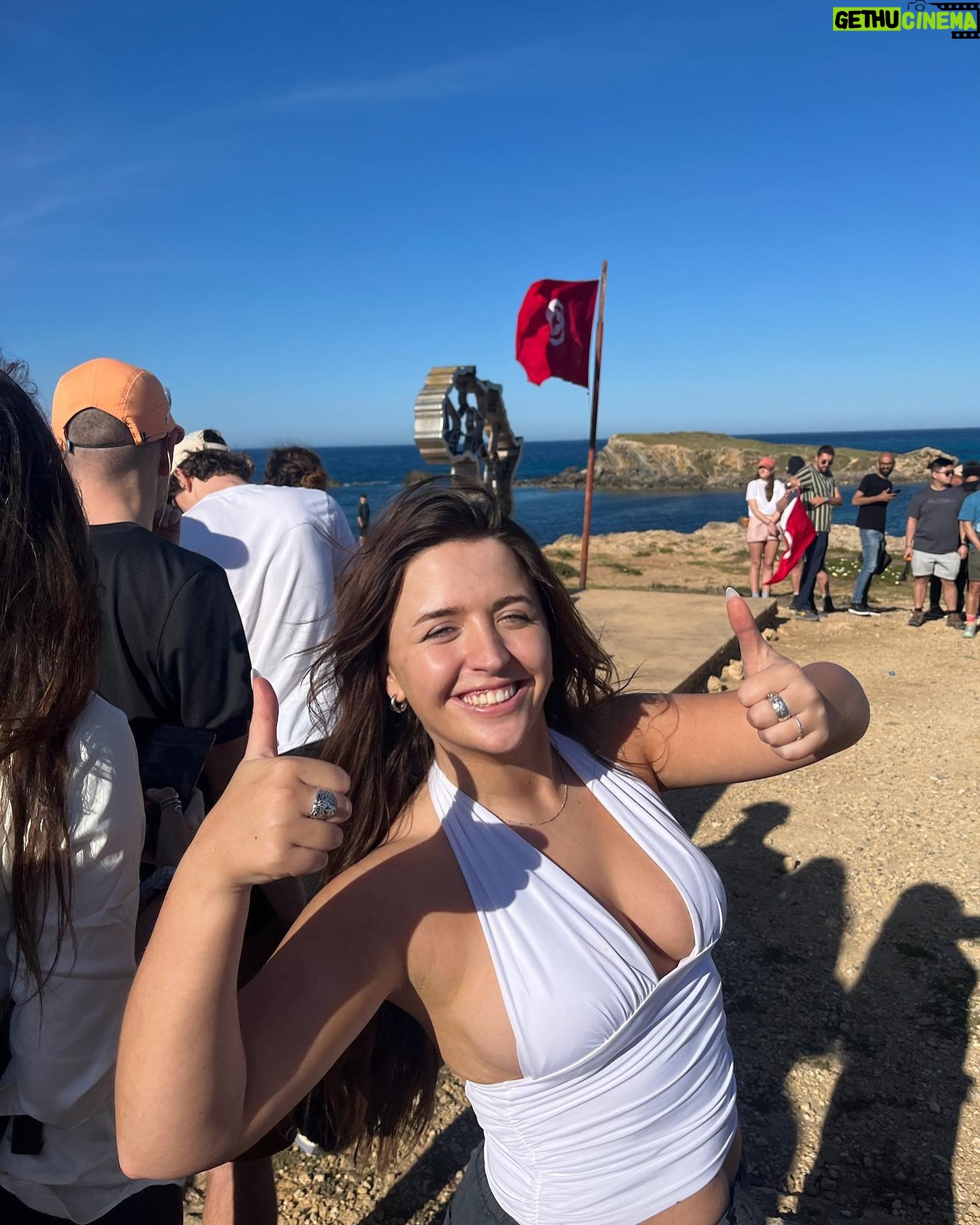 Becky James - 48.9K Likes - truly lost for words. (makes a change)
huge congrats to our russell and the entire team of absolute legends - what a mental achievement - can’t wrap my head around how any of this was possible but I’d like to believe that warm pint in senegal really pushed him to the finish xx
je suis baffled.