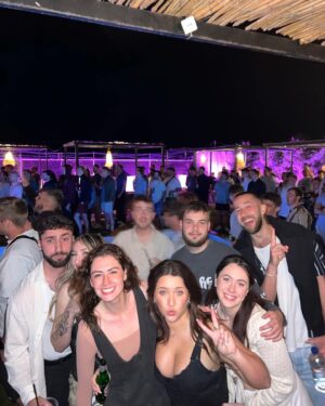 Becky James Instagram - truly lost for words. (makes a change)

huge congrats to our russell and the entire team of absolute legends - what a mental achievement - can’t wrap my head around how any of this was possible but I’d like to believe that warm pint in senegal really pushed him to the finish xx

je suis baffled.