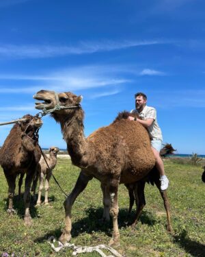 Becky James Instagram - truly lost for words. (makes a change)

huge congrats to our russell and the entire team of absolute legends - what a mental achievement - can’t wrap my head around how any of this was possible but I’d like to believe that warm pint in senegal really pushed him to the finish xx

je suis baffled.