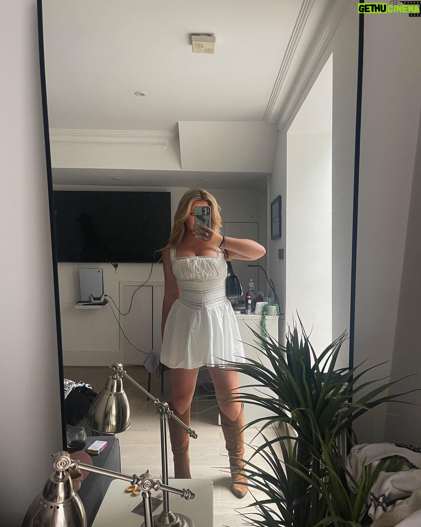 Becky James - 36.6K Likes - keeping an eye on things xxx