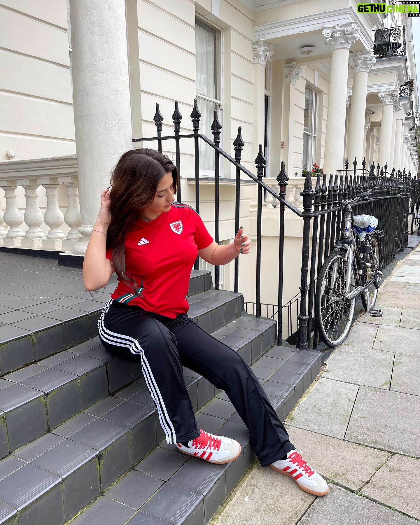 Becky James Instagram - you can(t) take the girl out of wales 🏴xx in collaboration with @jdfootball #AD