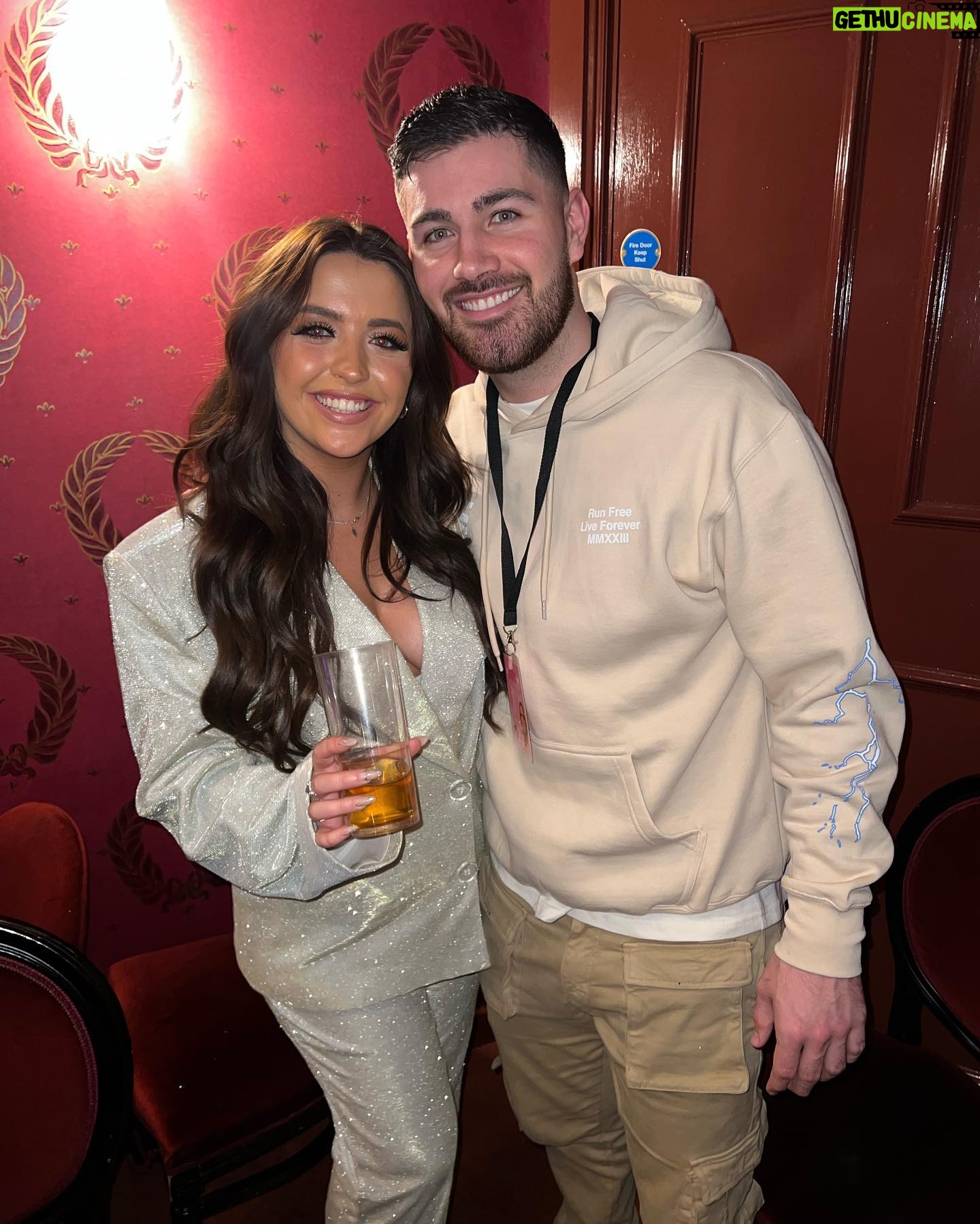Becky James Instagram - Gk Barry Island 🏴 xxx