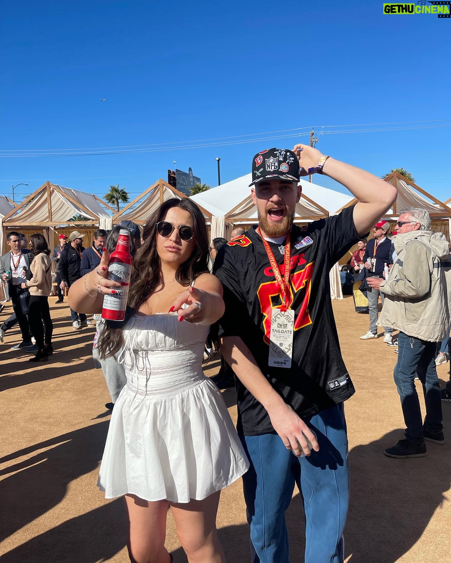 Becky James Instagram - super bowl weekend. wtf. π₯²πΊπΈ luckiest welsh lady in the whole land, thank you so much @nfluk for such a bucket list experience π gonna go spend my $0.45 wisely love ya xx