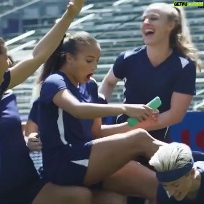 Becky Sauerbrunn Instagram - Selling out takes practice, coordination, and a lot of 💸 💸💸 #HuluHasLiveSports #TeamHuluSellouts #Boom #ad